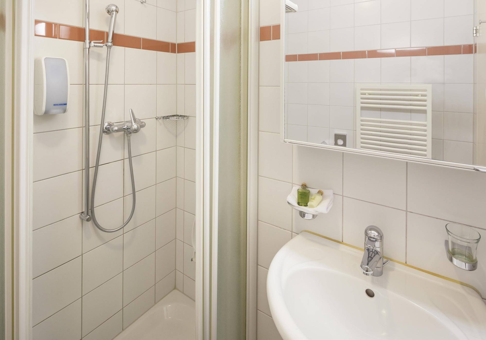 Wellness Hotel Tenedo - Thermalquellen Resort Bad Bad Zurzach Esterno foto