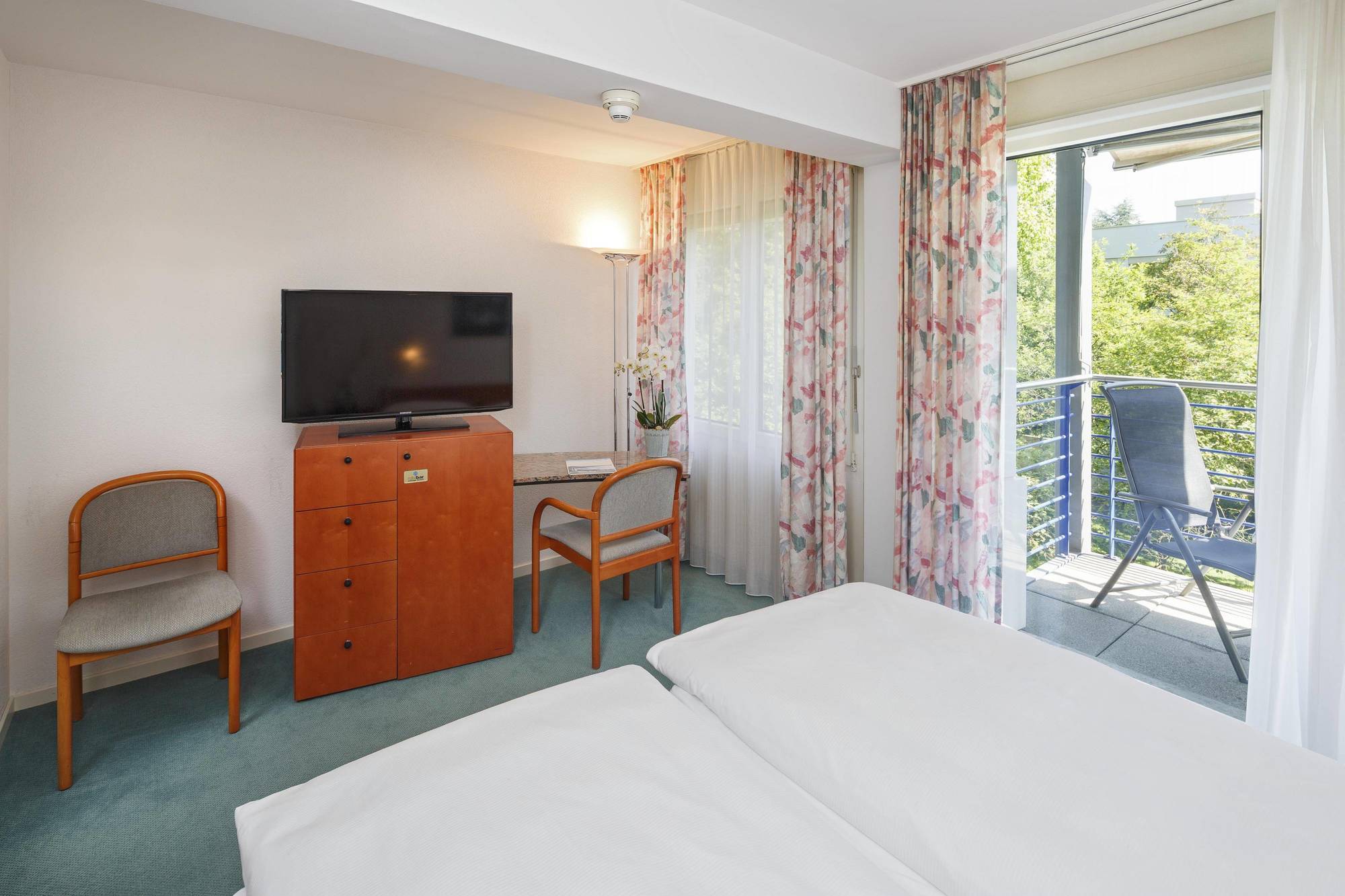 Wellness Hotel Tenedo - Thermalquellen Resort Bad Bad Zurzach Esterno foto